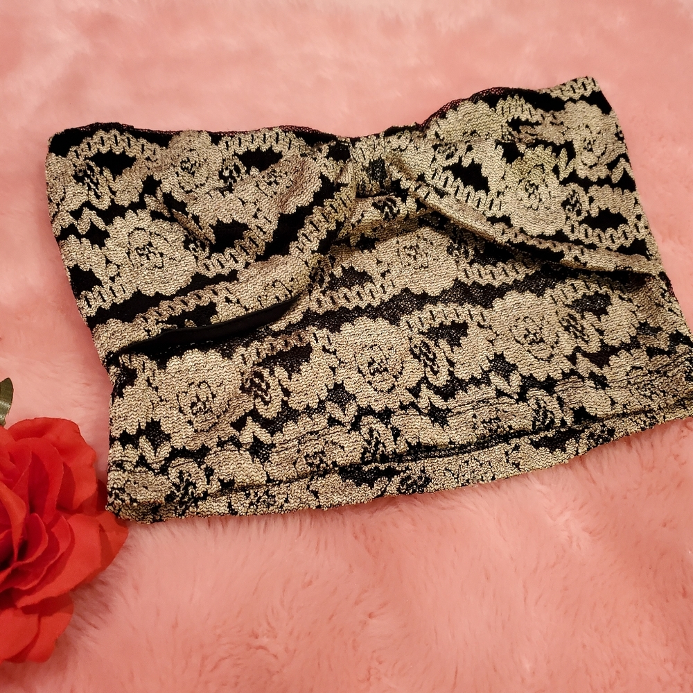 Foreign Exchange lace crop top - Picture 2 of 6